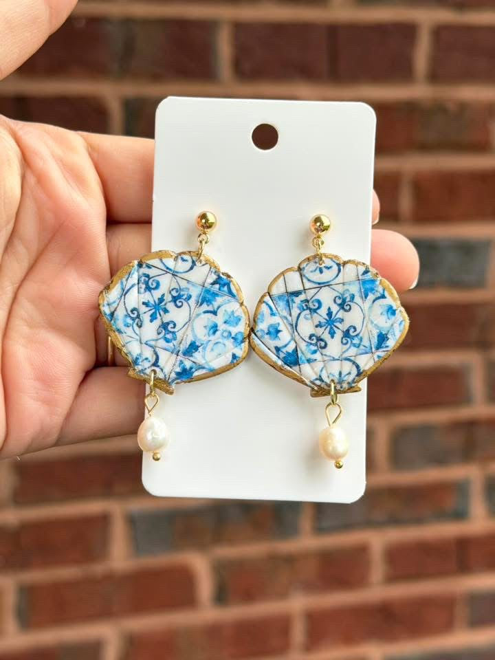 Seashell earrings featuring blue design and faux pearl|7897