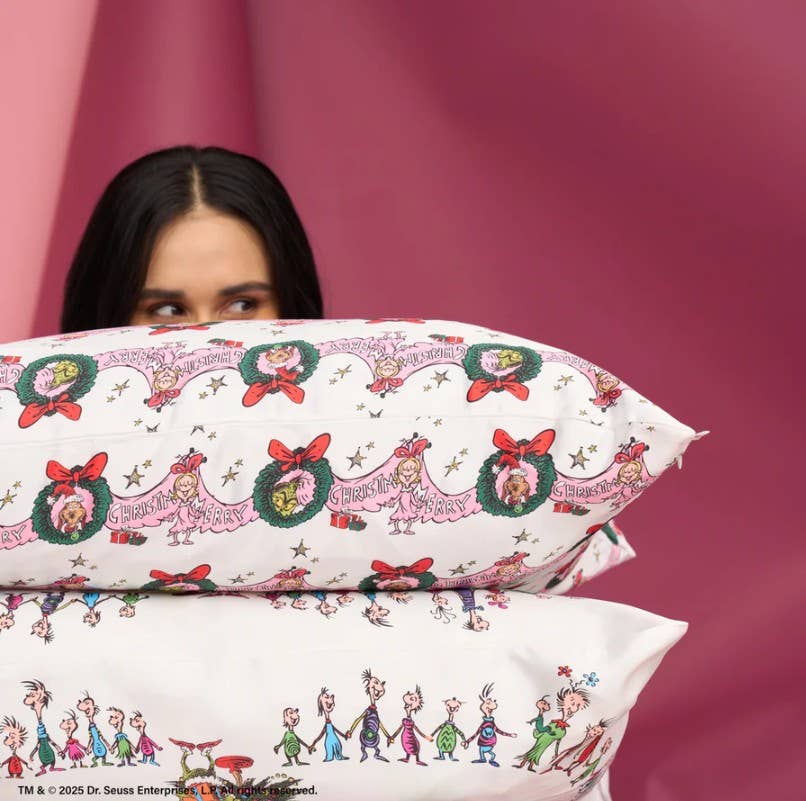 The Grinch x Kitsch Satin Pillowcase in Whoville