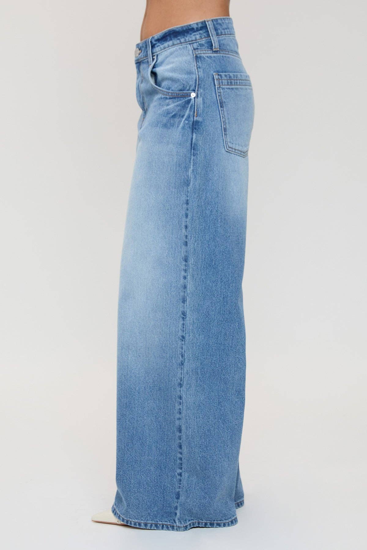 Billie Relaxed Rise Baggy Wide Leg Jeans