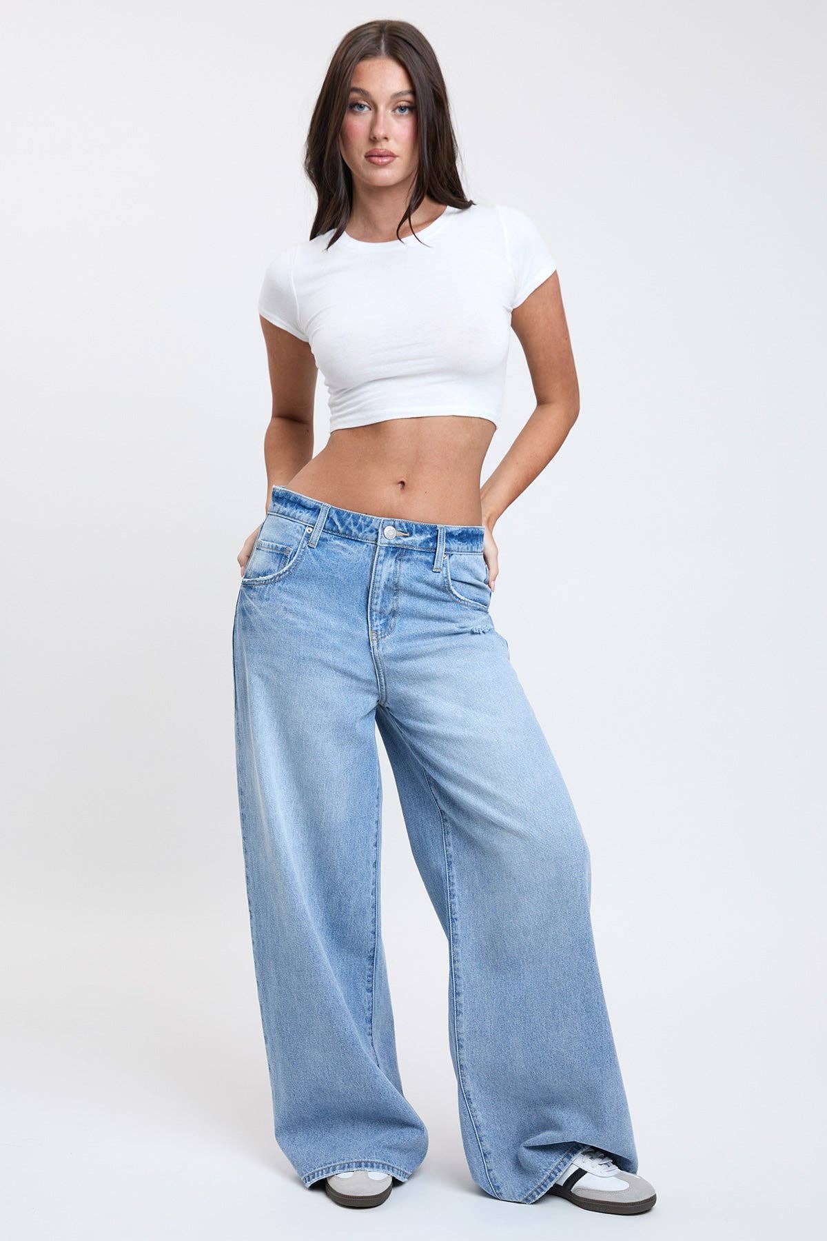 Billie Relaxed Rise Baggy Wide Leg Jeans