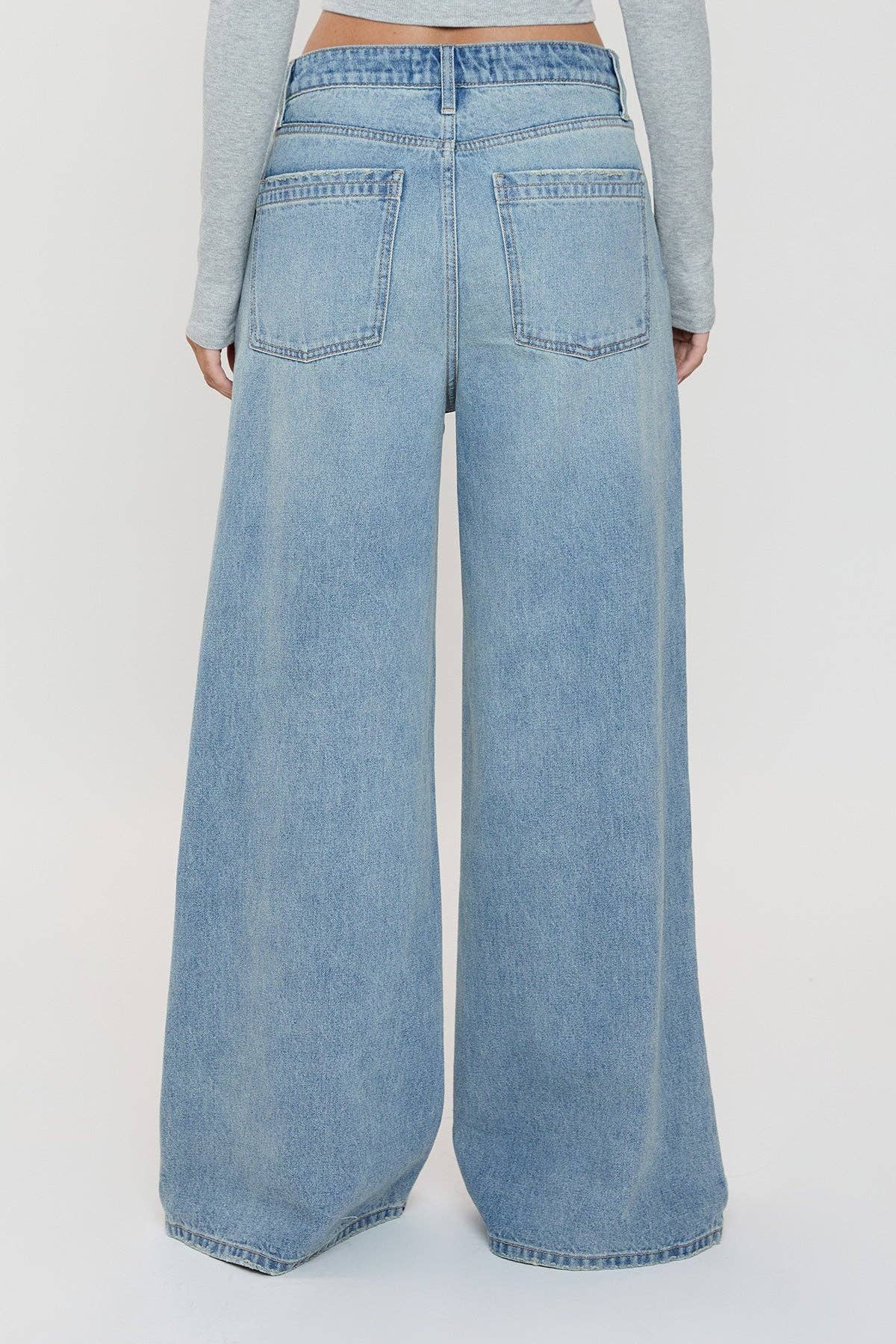 Billie Relaxed Rise Baggy Wide Leg Jeans