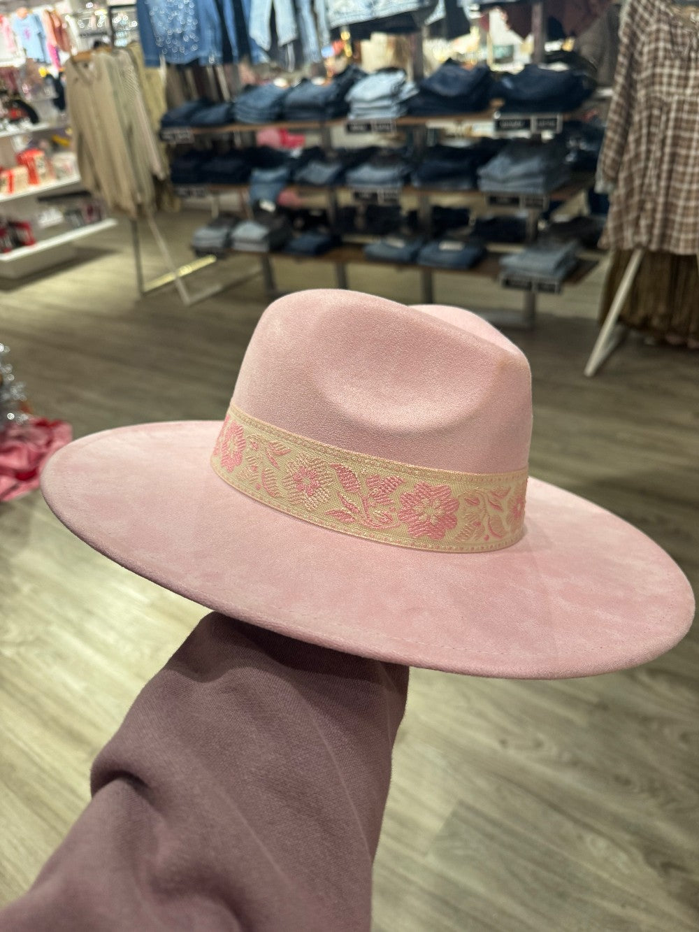 Pink wide brim hat|3337