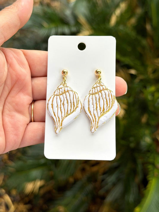 White and gold simple clay shell dangles|7909