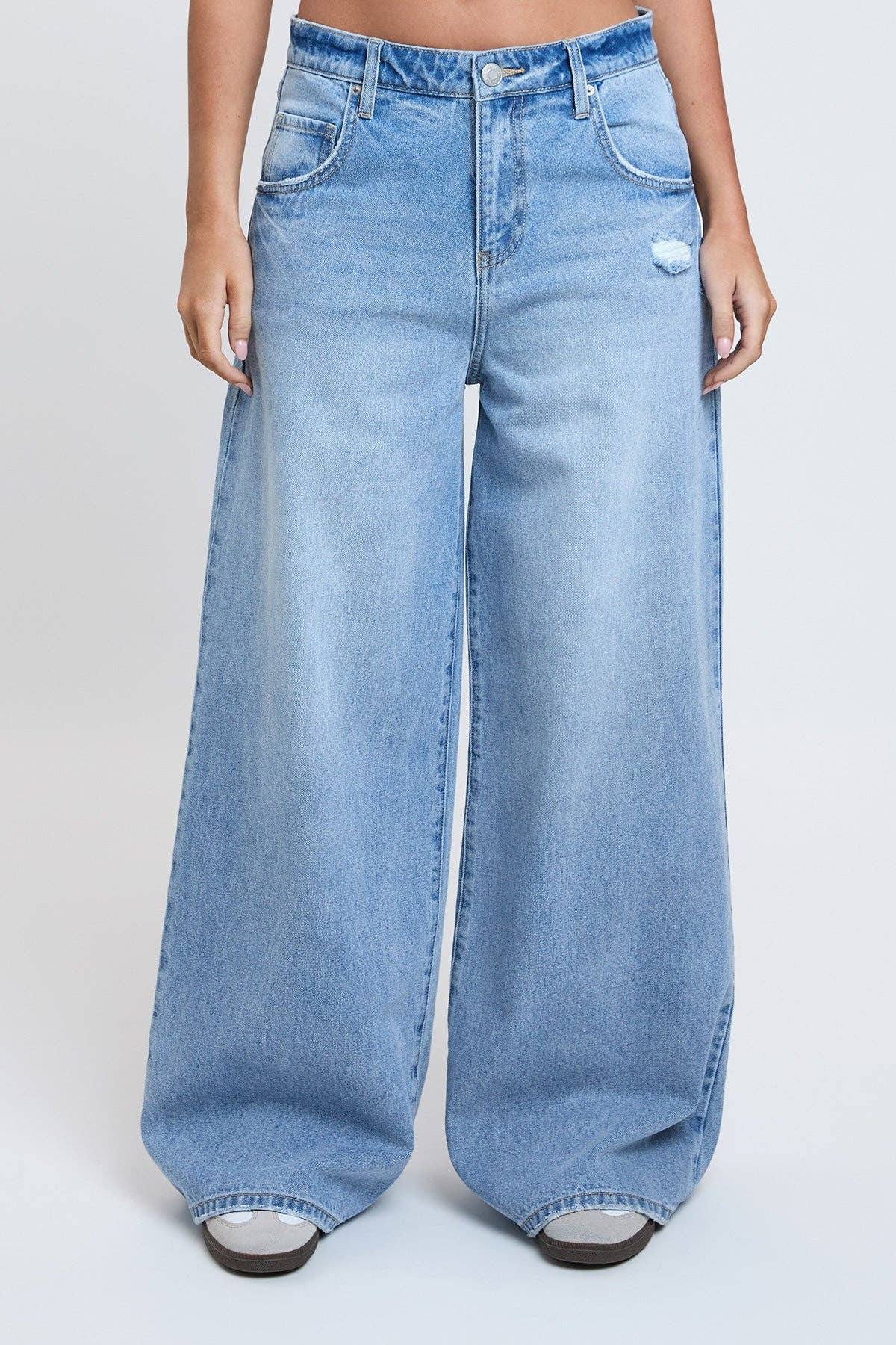 Billie Relaxed Rise Baggy Wide Leg Jeans