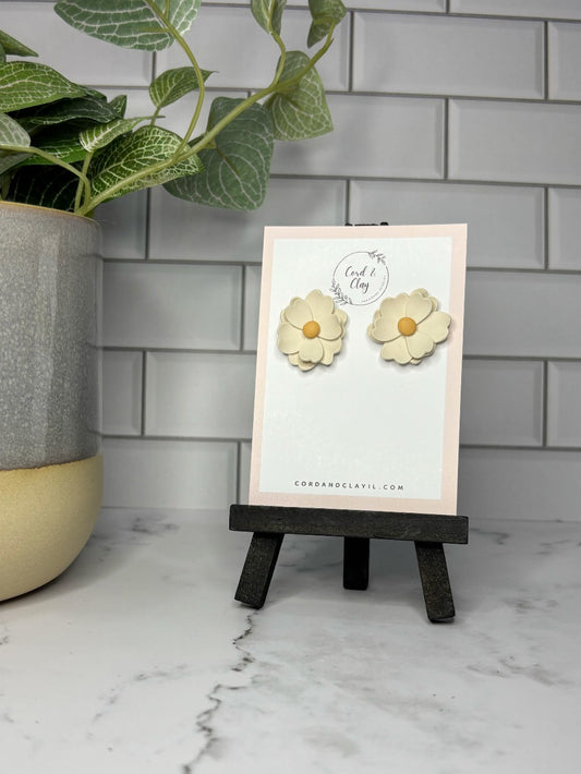 White Large Flower Studs|5969